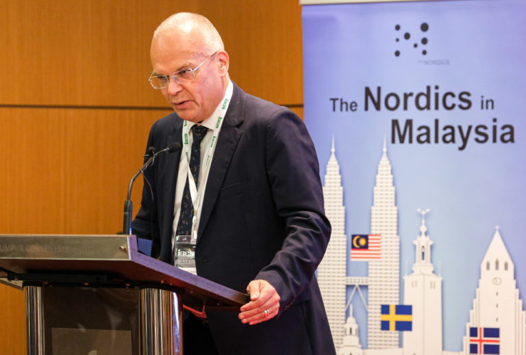 Sweden’s Ambassador to Malaysia, H.E. Dag Juhlin-Dannelt giving his welcome remarks at the Nordic Forum on Circular Economy and Energy in Kuala Lumpur.