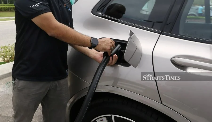 The government is also examining the existing procedures for approving the EV charging system to reduce the time in processing the installation approval. - NSTP/GENES GULITAH