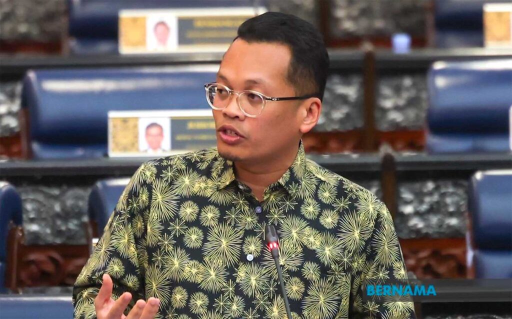 Menteri Sumber Asli, Alam Sekitar Dan Perubahan Iklim Nik Nazmi Nik Ahmad