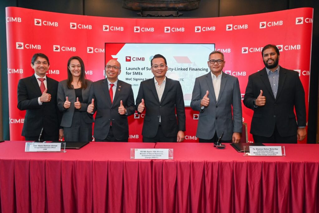 Minister of Natural Resources, Environment and Climate Change NIk Nazmi Nik Ahmad (fourth from left) at the launch of CIMB’s Sustainability-Linked Financing for SMEs. Also in attendance were (from left) CIMB Group deputy CEO, group commercial banking, Ahmad Shazli Kamarulzaman; group chief sustainability officer Luanne Sieh; group CEO Datuk Abdul Rahman Ahmad; MGTC CEO Shamsul Bahar Mohd Nor; and senior director of operations Saiful Adib Abdul Munaff.