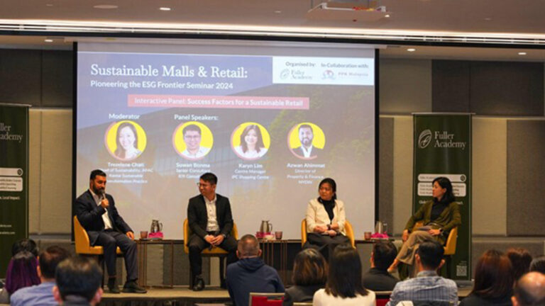 [L-R] Azwan Ahimmat, Director of Property & Finance, Mydin Malaysia; Suwan Bonma, Senior Consultant, IEN Consultants; Karyn Lim, Centre Manager, IPC Shopping Centre; Trezelene Chan, Head of Sustainability, APAC Kantar Sustainable Transformation Practice – Photo by Fuller Academy