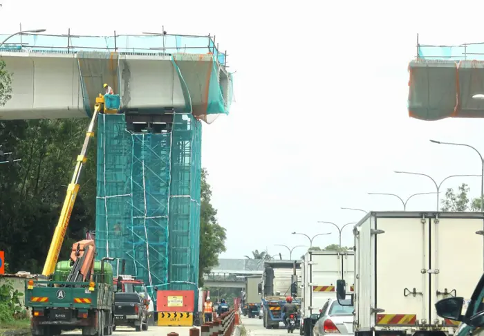 Boosting connectivity: The Shah Alam LRT line is set to begin operations by September 2025. — AZLINA ABDULLAH/The Star