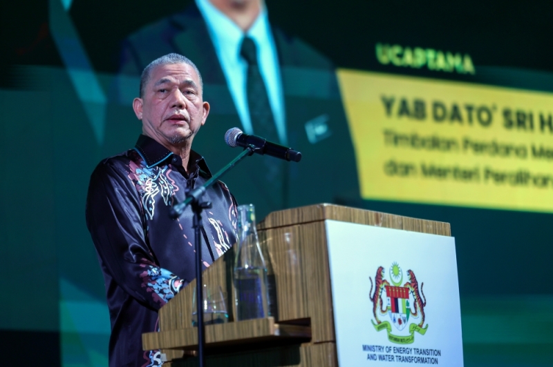 Deputy Prime Minister Datuk Seri Fadillah Yusof speaks at the National Energy Awards (NEA) 2023 appreciation ceremony in Kuala Lumpur, March 8, 2024. — Bernama pic